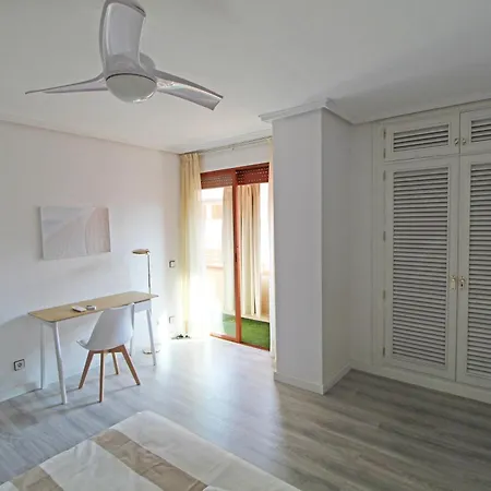 Castle Views. Terrace. Design Style. Ac. Wifi. Refurbished. Supercentric. Апартаменты *