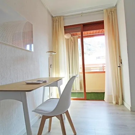 Castle Views. Terrace. Design Style. Ac. Wifi. Refurbished. Supercentric. Апартаменты